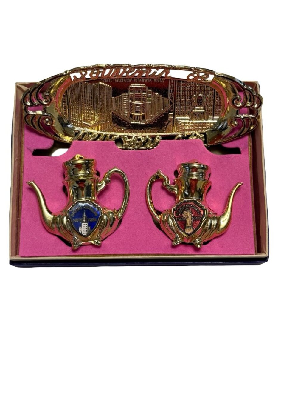 Vintage Souvenir of New York City Mini Teapot Salt Pepper Set Tray Times Square